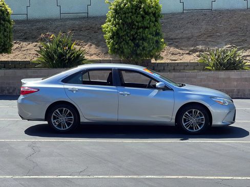 Used 2015 Toyota Camry XSE w/ Moonroof Package FWD image 4