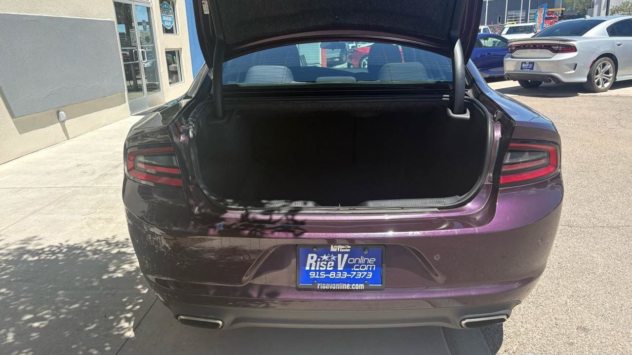 Used 2020 Dodge Charger SXT w/ Blacktop Package RWD image 9
