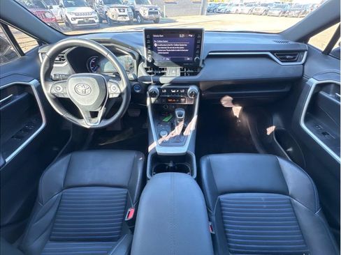 Used 2022 Toyota RAV4 XSE AWD/4WD image 3