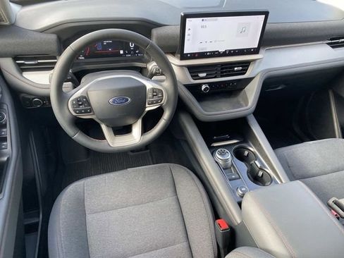 Used 2025 Ford Explorer Active RWD image 16