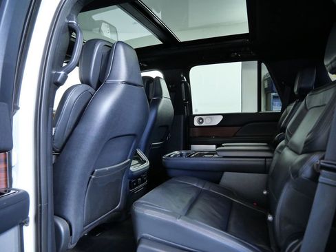 Used 2023 Lincoln Navigator Reserve AWD/4WD image 13