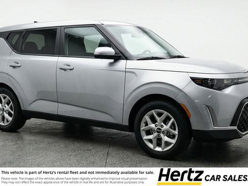 Used 2025 Kia Soul LX w/ LX Technology Package FWD image 1