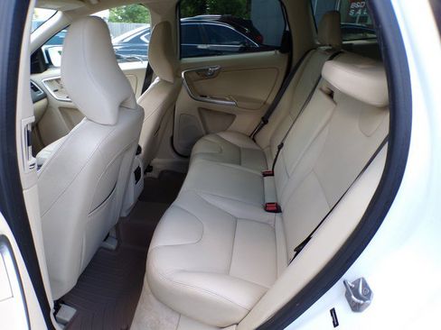 Used 2015 Volvo XC60 T6 AWD/4WD image 14
