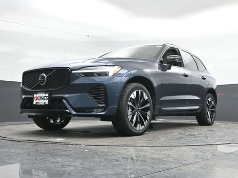 New 2026 Volvo XC60 B5 Plus w/ Climate Package image 41