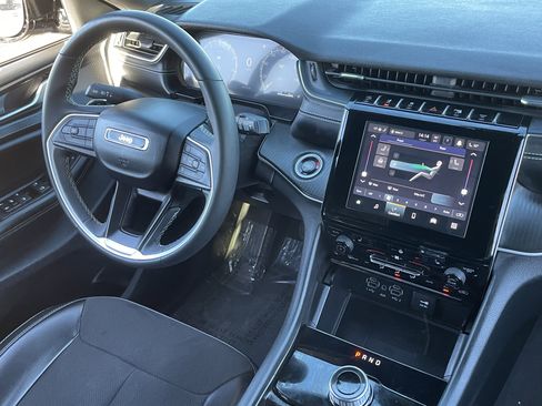 Certified 2024 Jeep Grand Cherokee L Laredo image 13