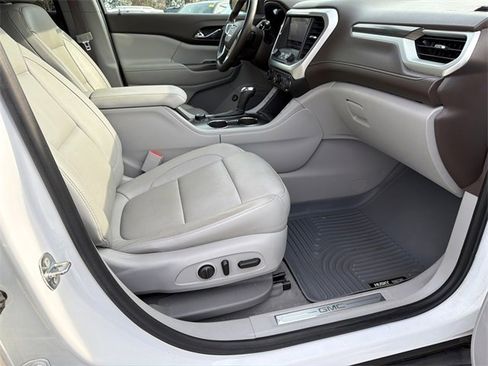 Used 2017 GMC Acadia SLT image 13