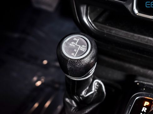 Used 2023 Jeep Wrangler Unlimited w/ Convenience Group image 29