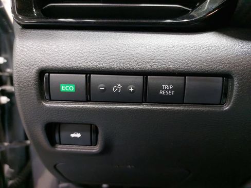 Used 2023 Nissan Sentra SV image 25