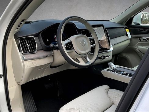 New 2026 Volvo XC90 B6 Ultra w/ Protection Package image 7