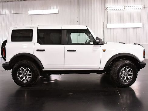 Used 2025 Ford Bronco Badlands AWD/4WD image 9