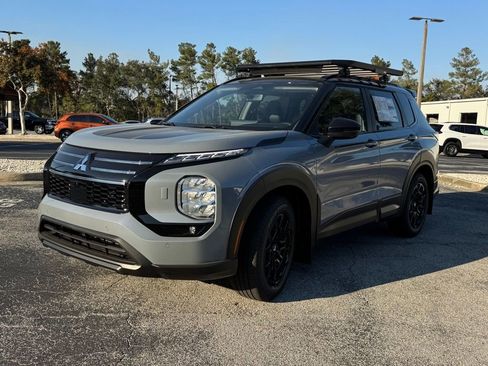 New 2026 Mitsubishi Outlander AWD image 3