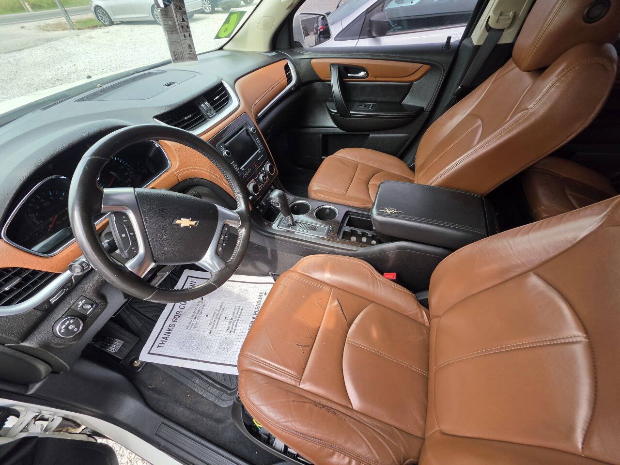 Used 2015 Chevrolet Traverse LT FWD image 3