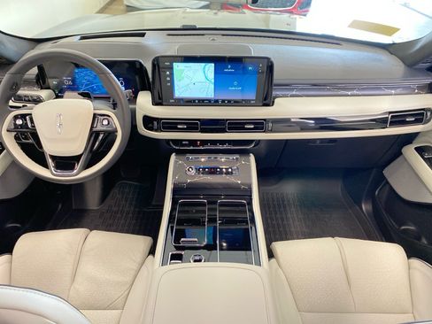 New 2026 Lincoln Aviator Black Label AWD/4WD image 12