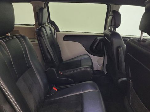 Used 2014 Dodge Grand Caravan SXT FWD image 19