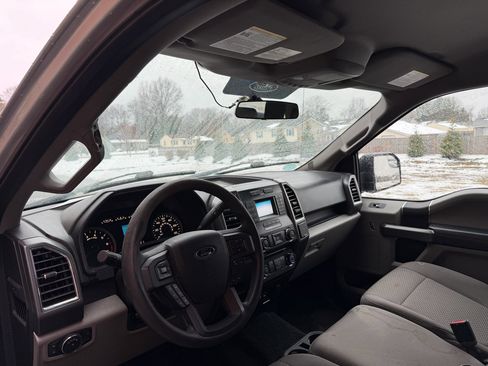 Used 2015 Ford F150 XLT image 17