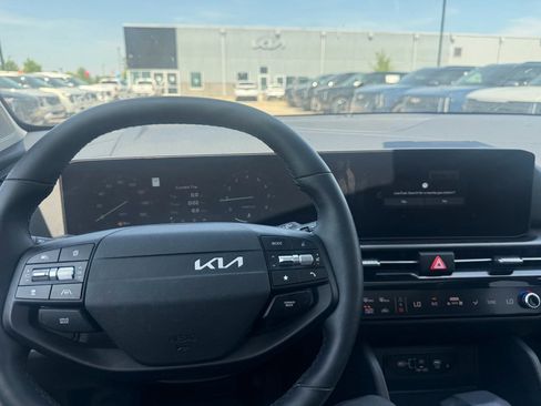 Used 2026 Kia Sportage SX image 17