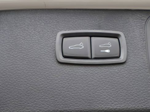 New 2026 Porsche Macan image 18