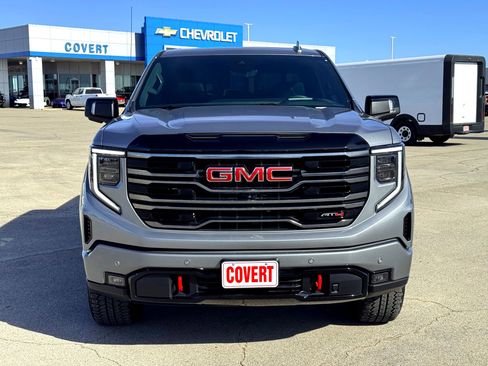Used 2025 GMC Sierra 1500 AT4 w/ AT4 Premium Package image 4