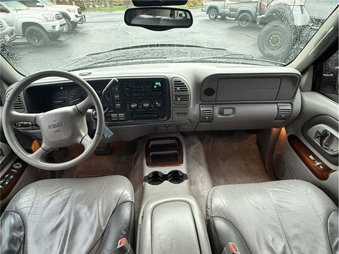 Used 1999 GMC Yukon Denali image 26