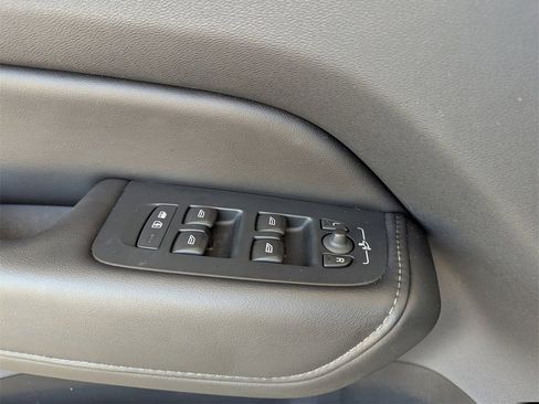 Used 2023 Volvo XC60 B5 Plus w/ Protection Package Premier image 18