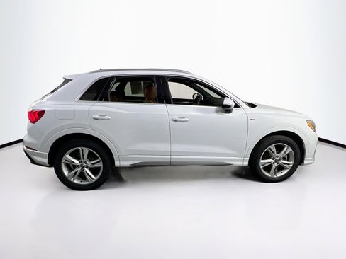 Used 2020 Audi Q3 2.0T Premium w/ Convenience Package AWD/4WD image 4