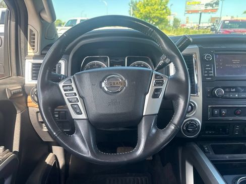 Used 2016 Nissan Titan SL AWD/4WD image 10