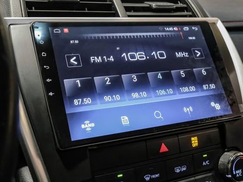 Used 2017 Toyota Camry SE image 33