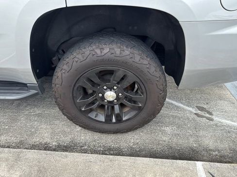Used 2019 Chevrolet Tahoe LS image 18