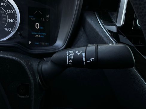 Used 2021 Toyota Corolla LE image 31