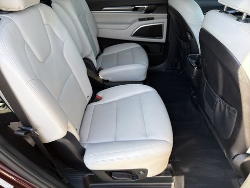 Used 2022 Kia Telluride S FWD image 13