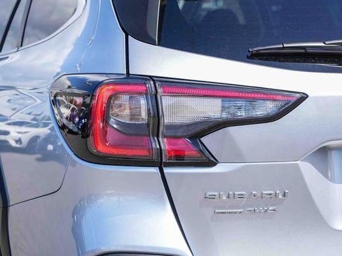 Certified 2025 Subaru Outback Premium AWD/4WD image 11