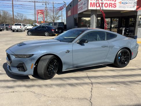 Used 2024 Ford Mustang GT Premium w/ GT Performance Package image 9