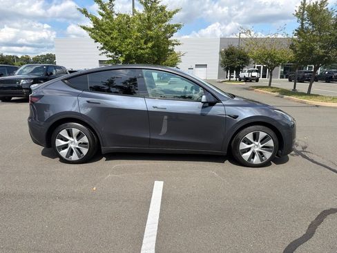 Used 2021 Tesla Model Y Long Range AWD/4WD image 4