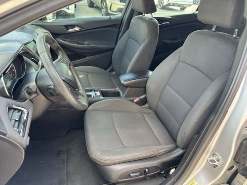 Used 2019 Chevrolet Cruze LT w/ Convenience Package image 21
