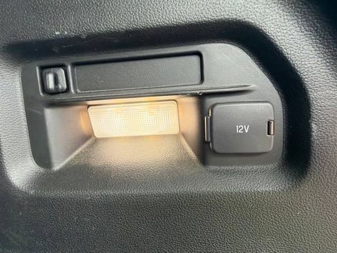 Used 2020 Ford Explorer XLT w/ Equipment Group 202A AWD/4WD image 13