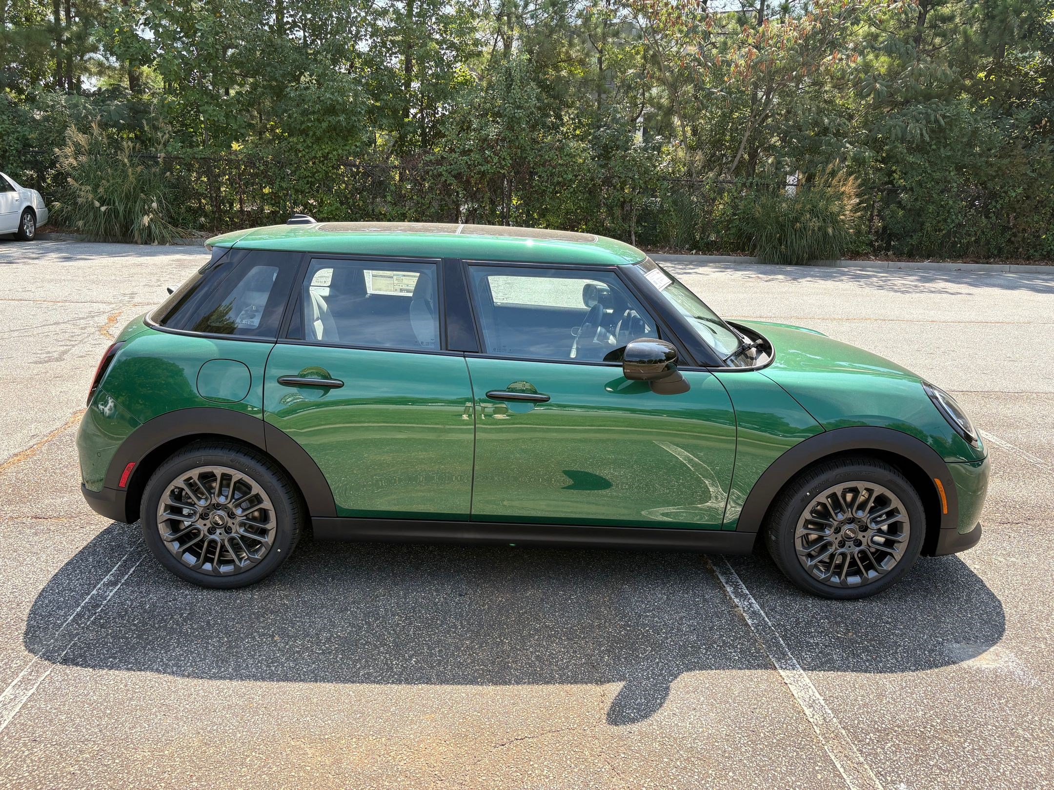 Used 2026 MINI Cooper 4-Door Hardtop FWD image 8