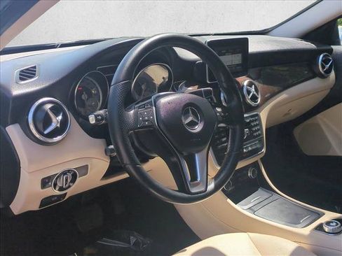 Used 2015 Mercedes-Benz GLA 250 image 10