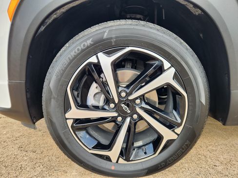 Used 2023 Chevrolet TrailBlazer RS FWD image 11