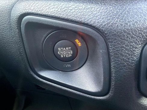 Certified 2024 Jeep Gladiator Sport AWD/4WD image 26