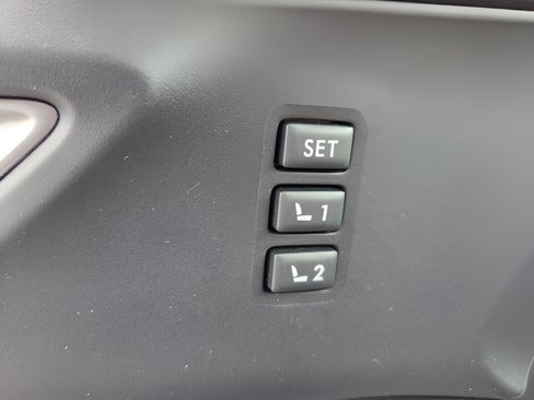 Used 2023 Subaru Ascent Limited w/ Technology Package AWD/4WD image 29