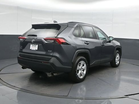 Used 2020 Toyota RAV4 XLE image 2