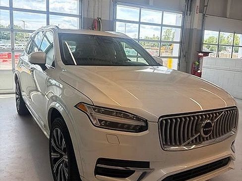 Used 2023 Volvo XC90 B6 Plus AWD/4WD image 3