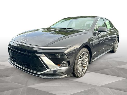 Used 2025 Hyundai Sonata SEL FWD image 4