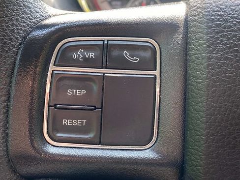 Used 2018 Dodge Grand Caravan SE w/ UConnect Hands-Free Group FWD image 19