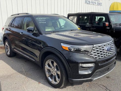 Used 2020 Ford Explorer Platinum w/ Premium Technology Package image 5