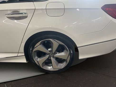 Used 2018 Honda Accord Touring image 35