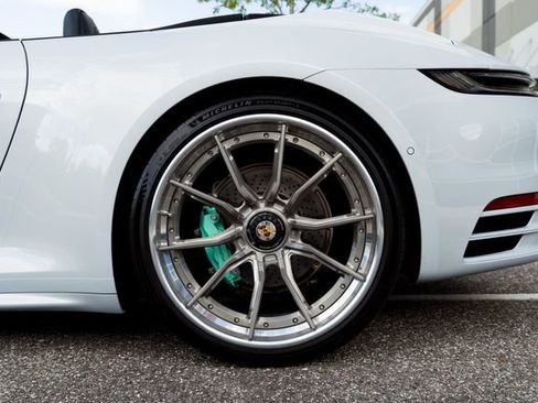 Used 2024 Porsche 911 Carrera image 15