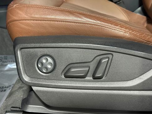 Used 2018 Audi Q5 2.0T Premium Plus w/ Premium Plus Package image 12