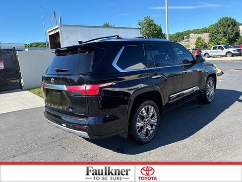 Used 2025 Toyota Sequoia Capstone AWD/4WD image 7