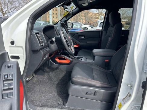 Certified 2022 Nissan Frontier PRO-4X w/ Technology Package image 11
